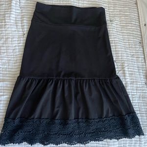 Black skirt extender ; black slip extender